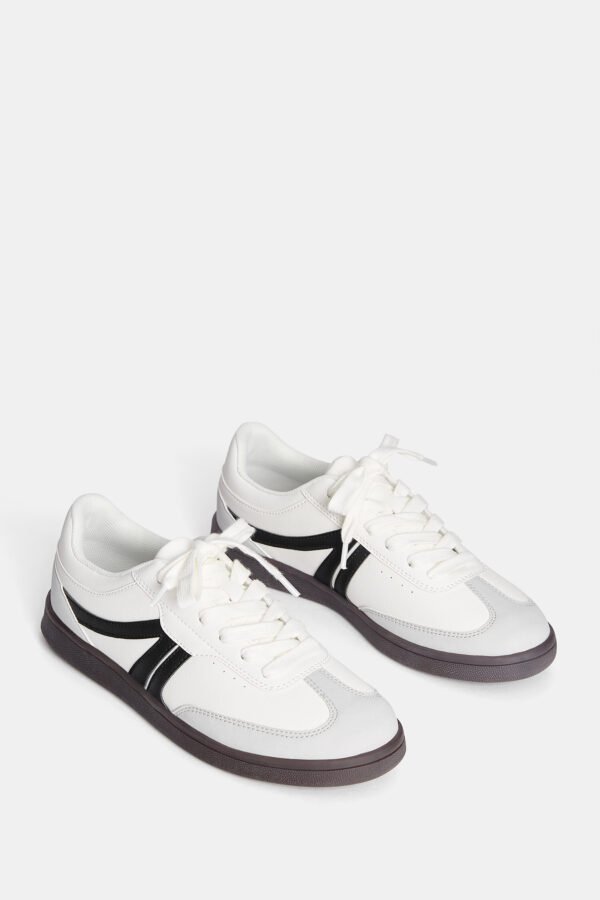 Pull&Bear unisex Retro trainers Black White 1306340 - Image 2