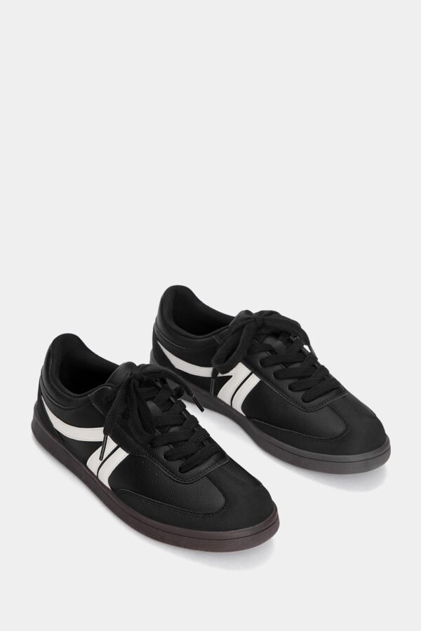 Pull&Bear unisex Retro trainers Black 1306340 - Image 3